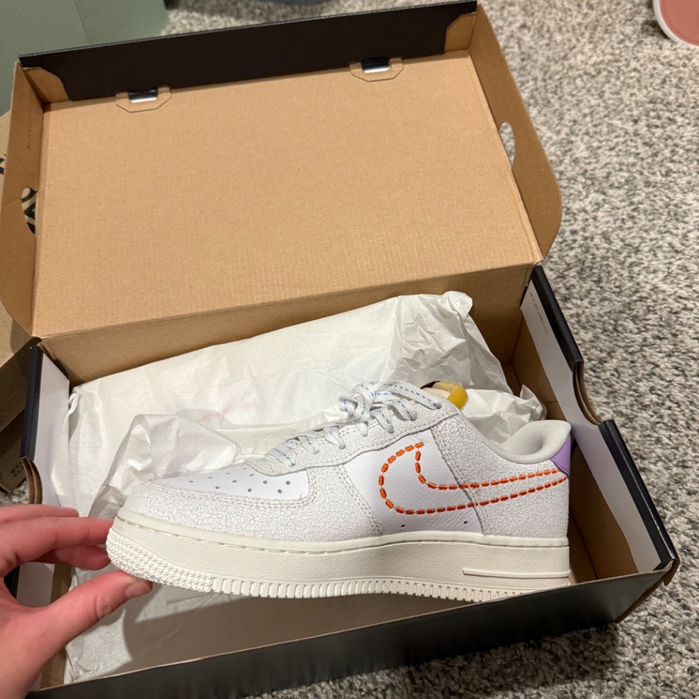 Nike Air Force 1 - Picture 4 of 8